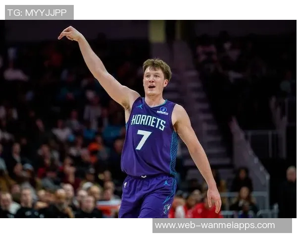 克尼佩尔双十表现引领球队科沃德与皮维共同发力助力胜利